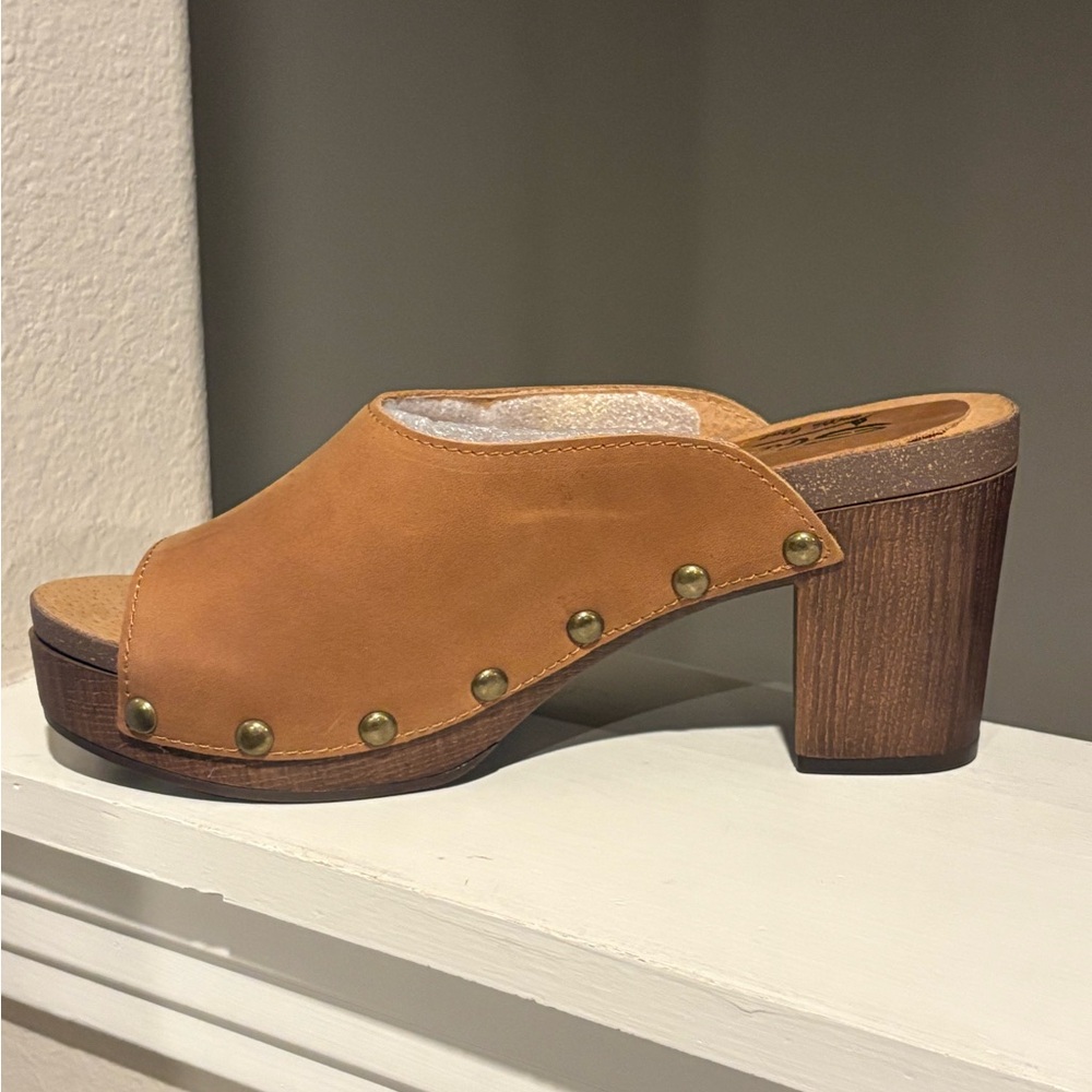 NEW- Sbicca Montrose Beige/Brown Studded Mule Clog Shoes Women’s Size 10 - Picture 3 of 10